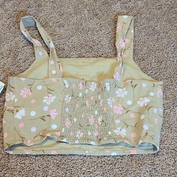 Bp Beige pink Sophie floral cropped top with button detailing! - Picture 4 of 4